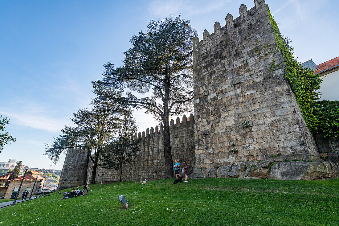 Alte Mauer der Fernandina, UNESCO-Welterbe, Porto, Norte, Portugal, Europa