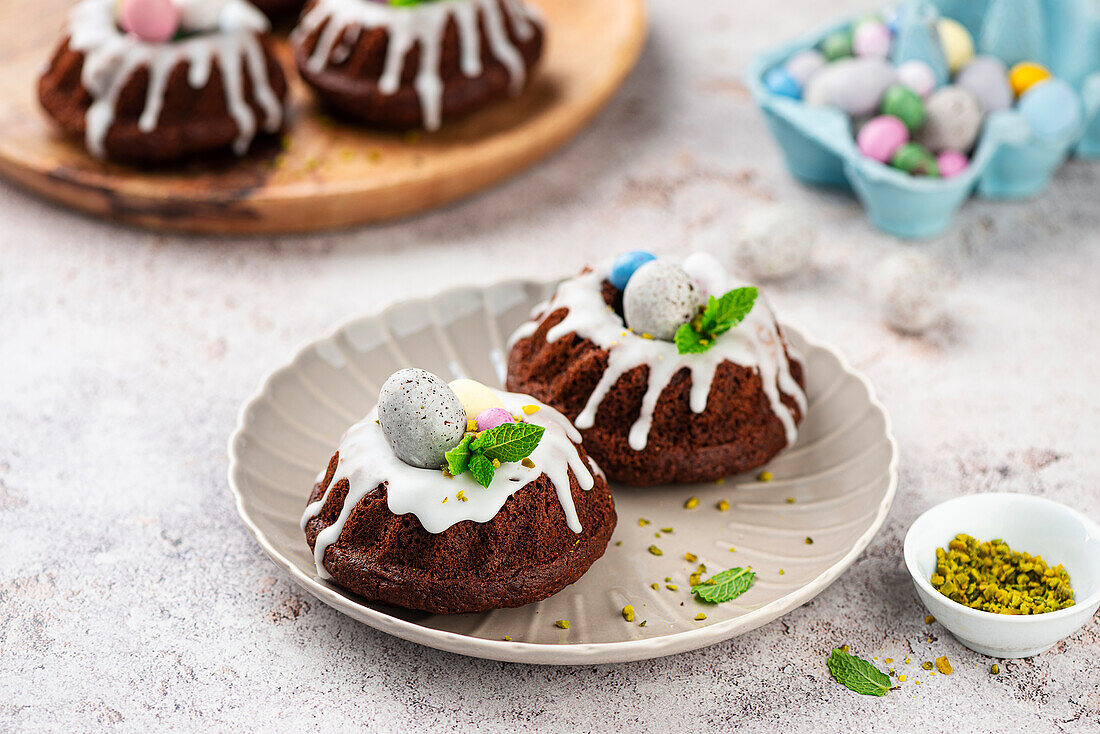 Mini-gingerbread Easter nests