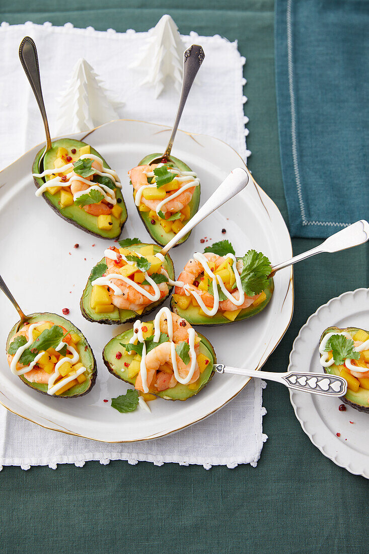 Stuffed avocados with mango-shrimp cocktail (Switzerland)