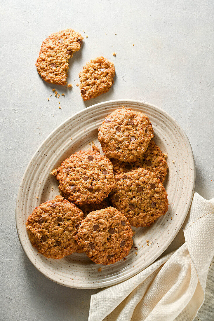 Oat chocolate chip cookies