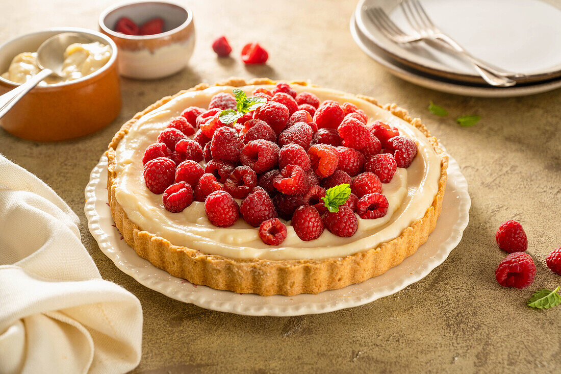 Tarte mit Lemon Curd und Himbeeren