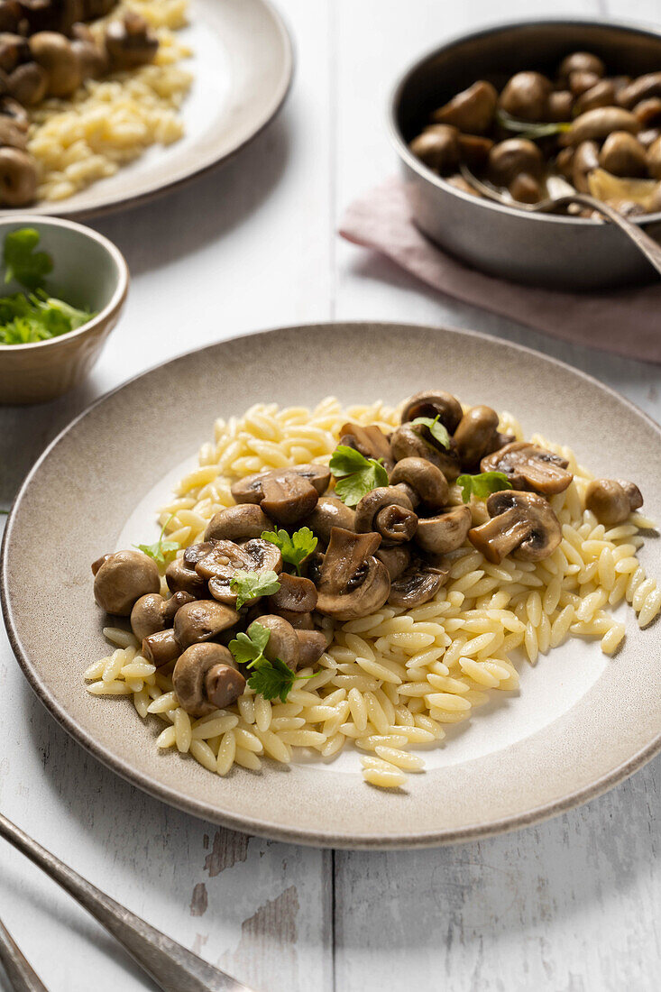 Orzo with mushrooms