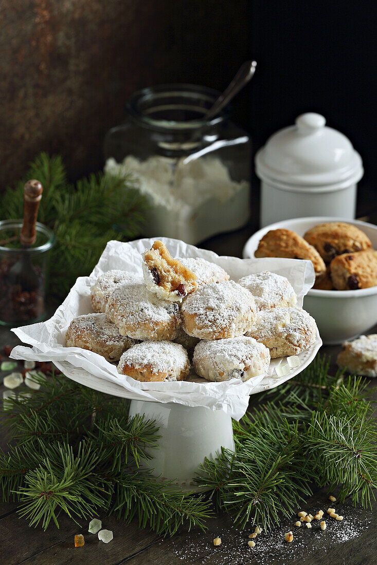 Quarkstollen-Konfekt mit Rosinen und kandierten Früchten aus der Heißluftfritteuse