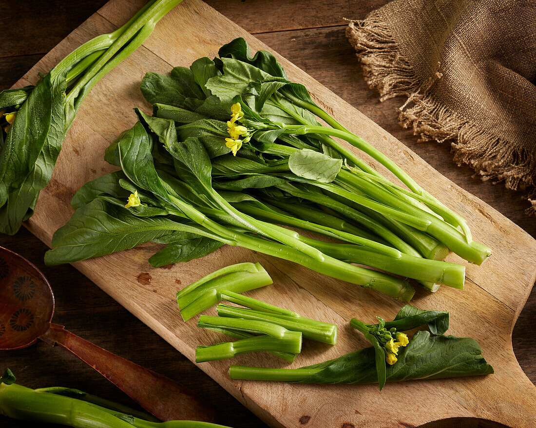 Choy Sum (Brassica chinensis var. Parachinensis)