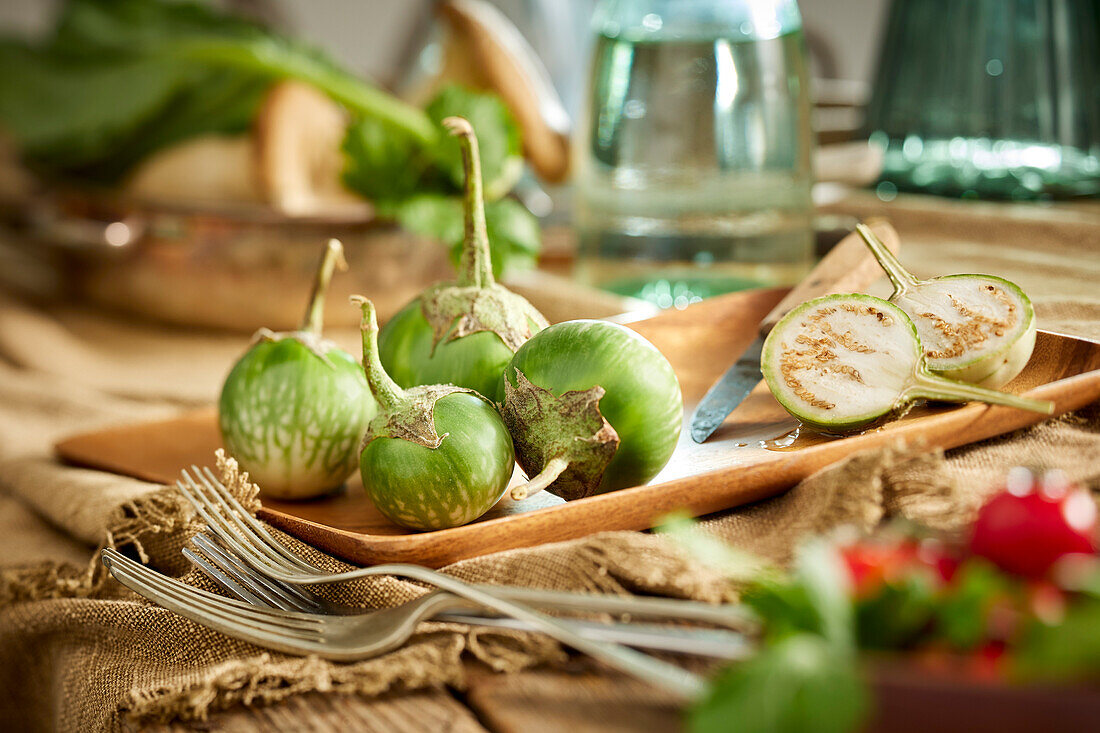 Grüne Aubergine (Solanum melongena)