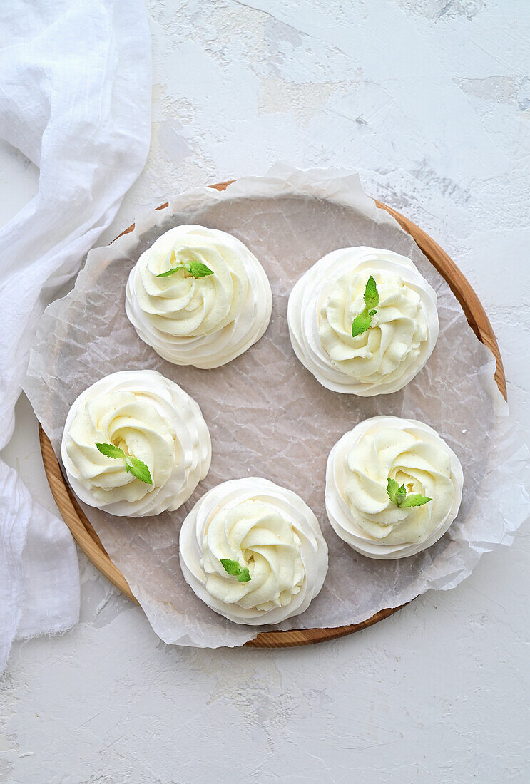 Mini Pavlovas with lemon curd and mascarpone cream