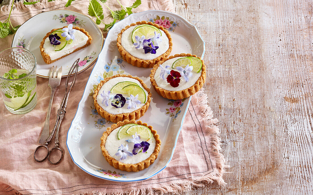 No Bake tartlets with lime cream