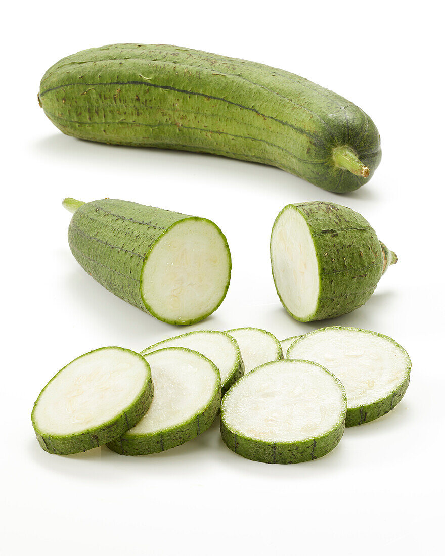 Schwammkürbis, auch Luffagurke oder Nenwa (Luffa aegyptiaca)