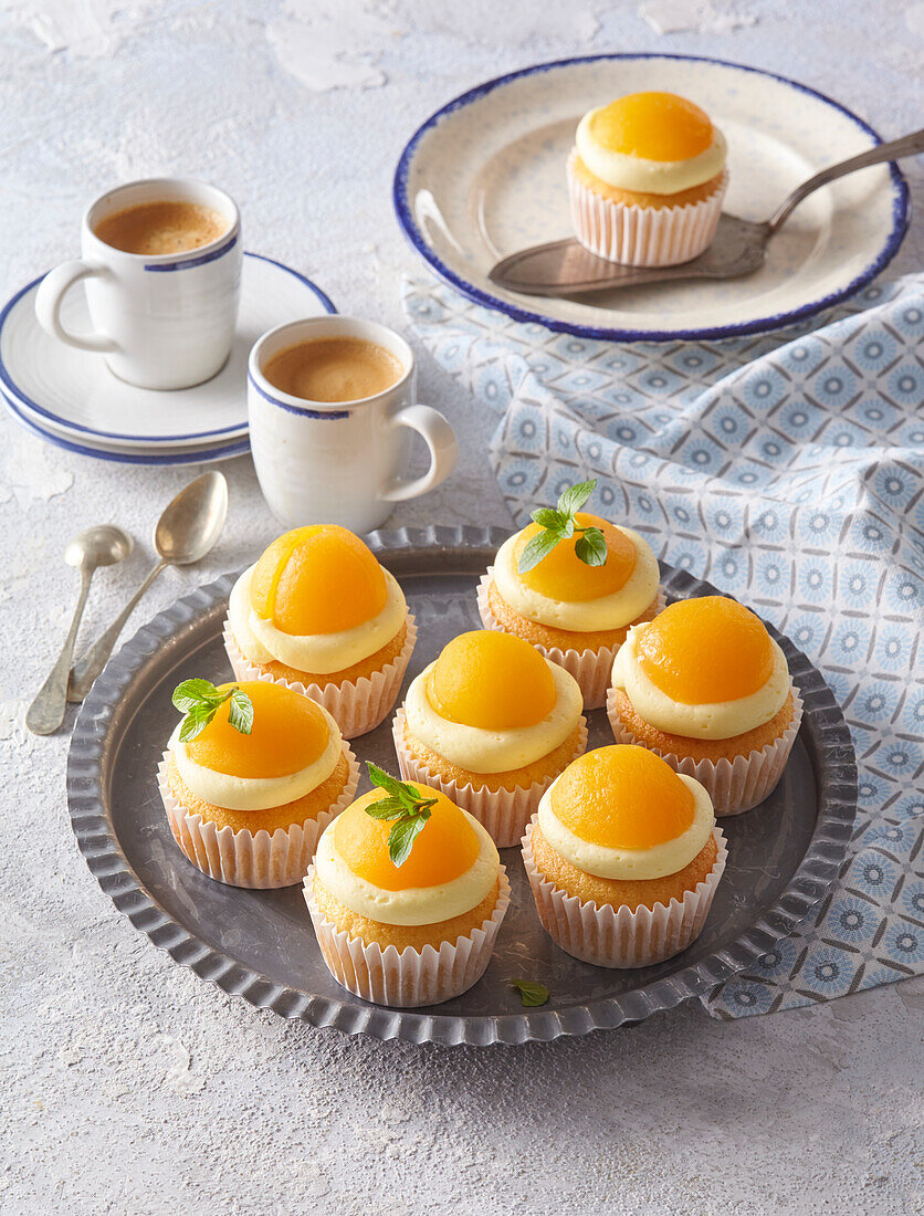 Peach cupcakes