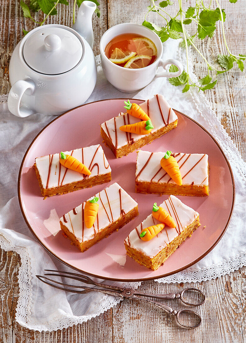 Carrot cake slices