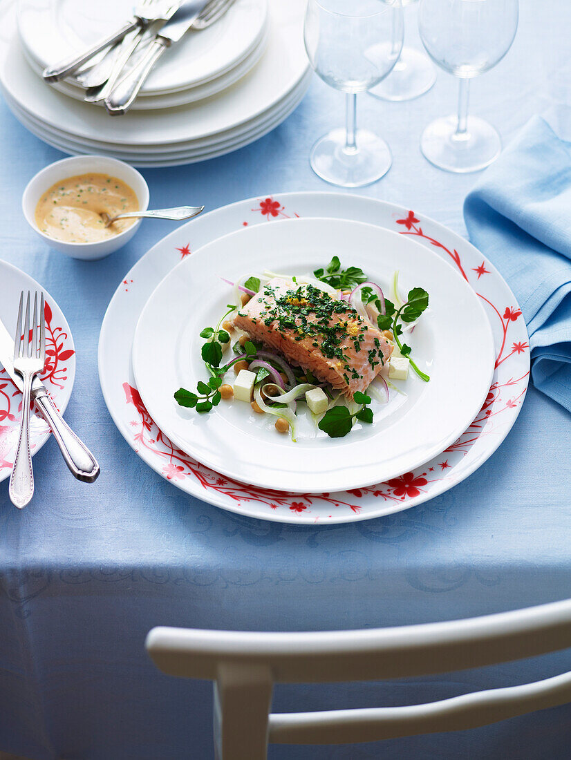 Barbecue salmon with yoghurt dressing