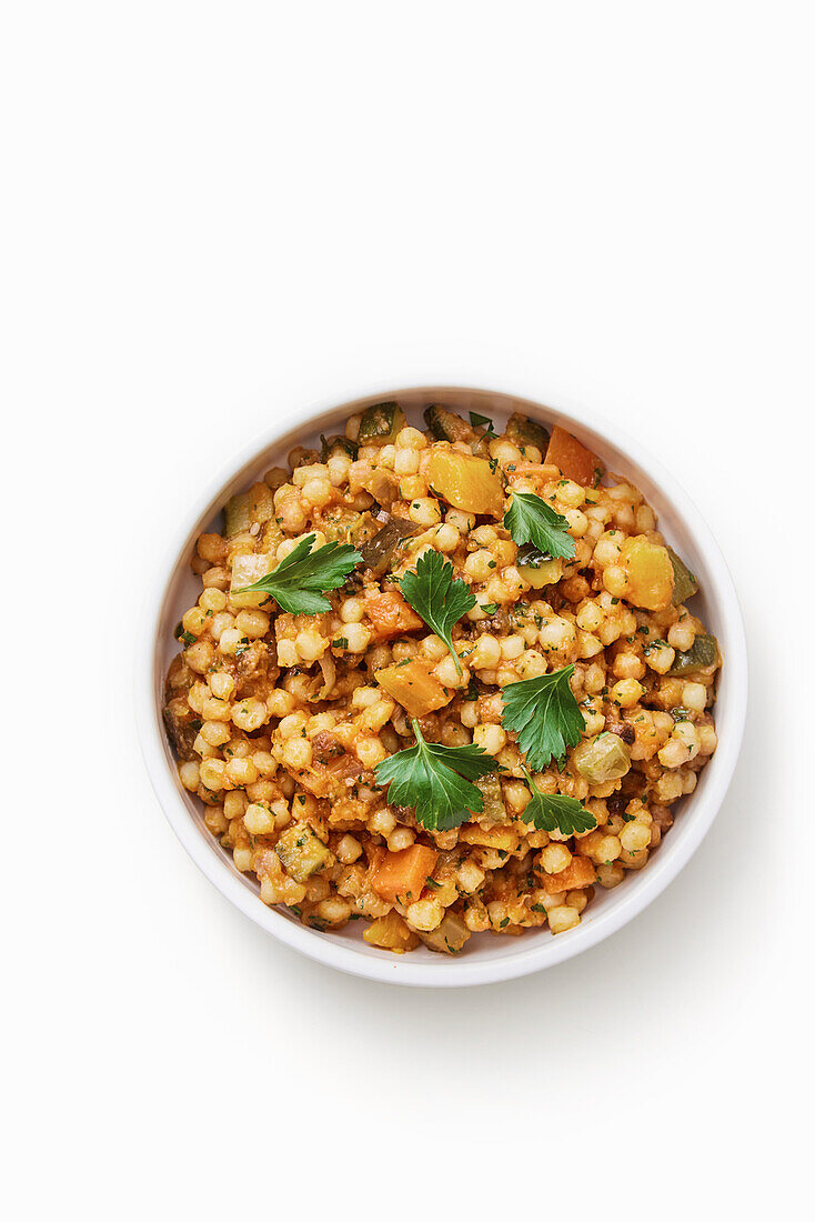 Fregola mit Ratatouille aus Gartengemüse