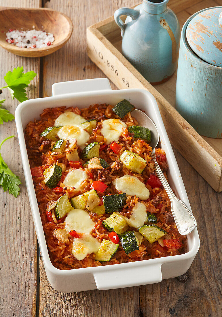 Gratiniertes Risotto mit Zucchini und Paprika