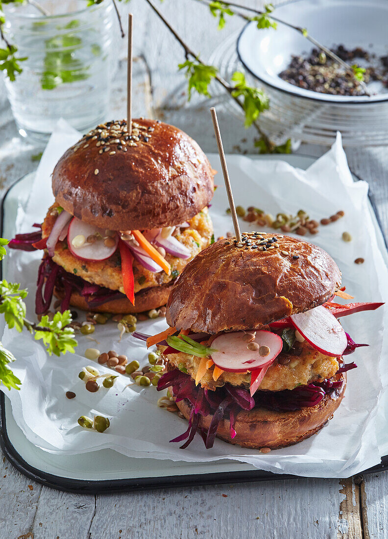 Shrimp burger with radishes and red cabbage