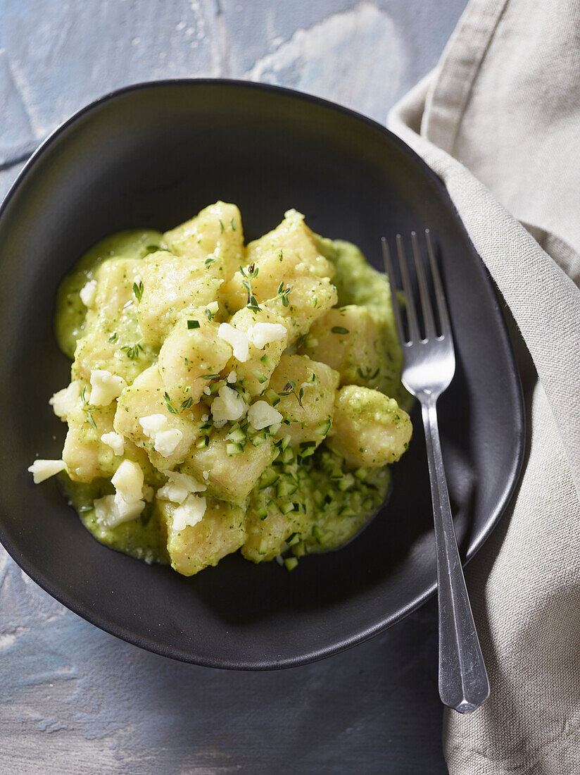 Friaulische Gnocchi mit Zucchinicreme und Jamarkäse