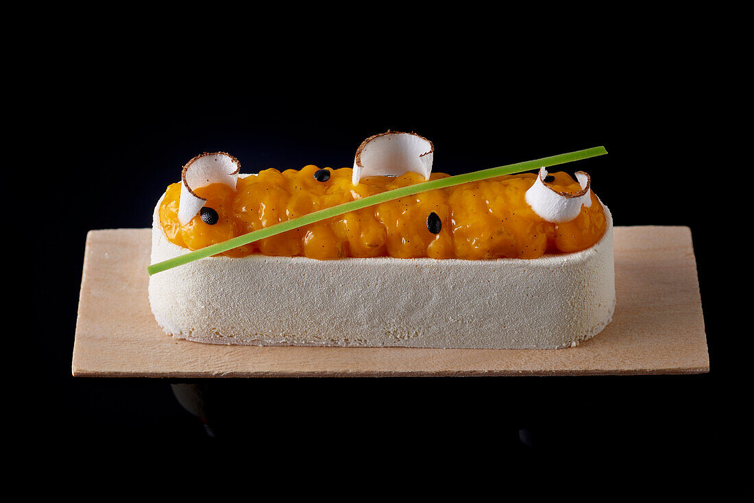 Cheesecake with passion fruit puree