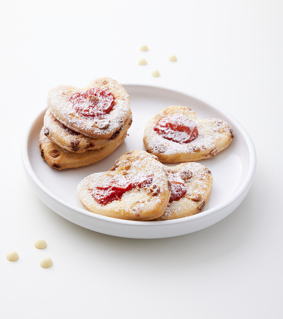 Shortbread biscuits with cherry tomatoes and white chocolate