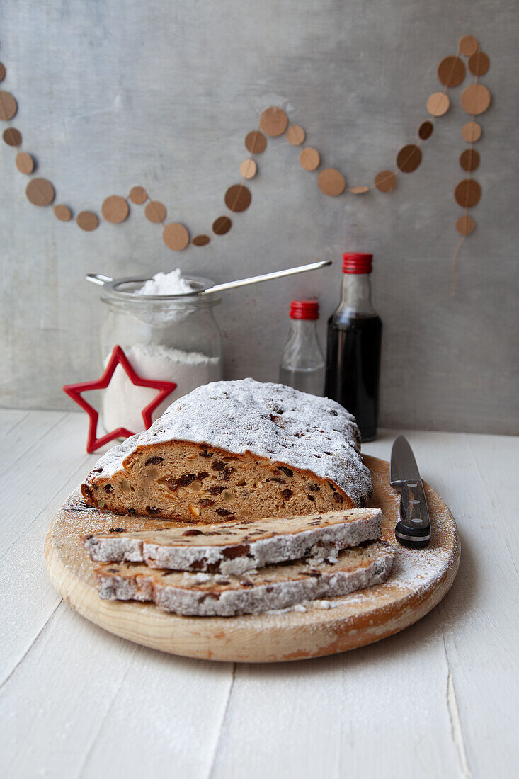 Spelt stollen with currants