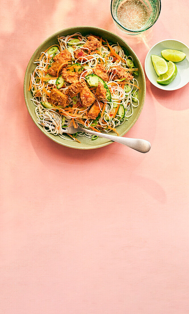 Rice noodle salad with peanut butter tempeh