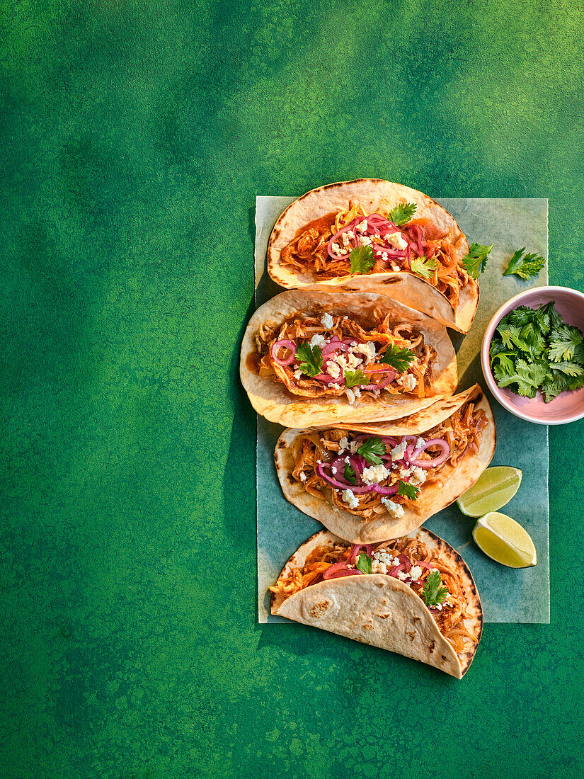 Hühnchen-Tinga-Tacos (Mexiko)