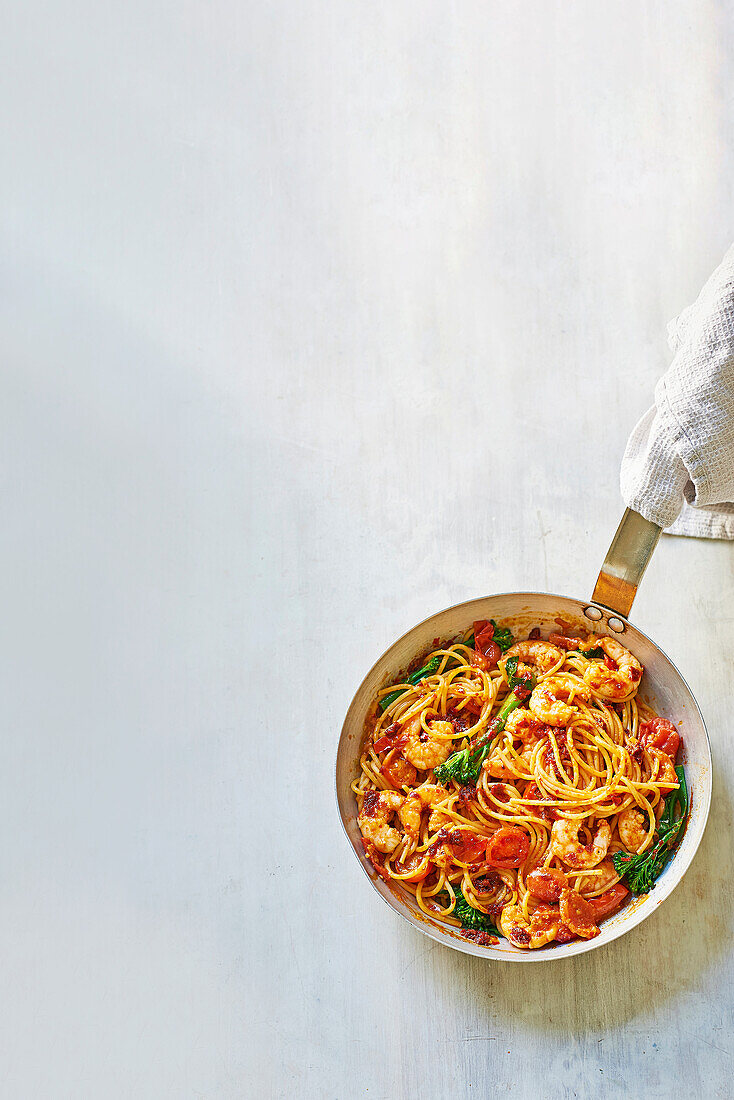 Shrimp and harissa spaghetti