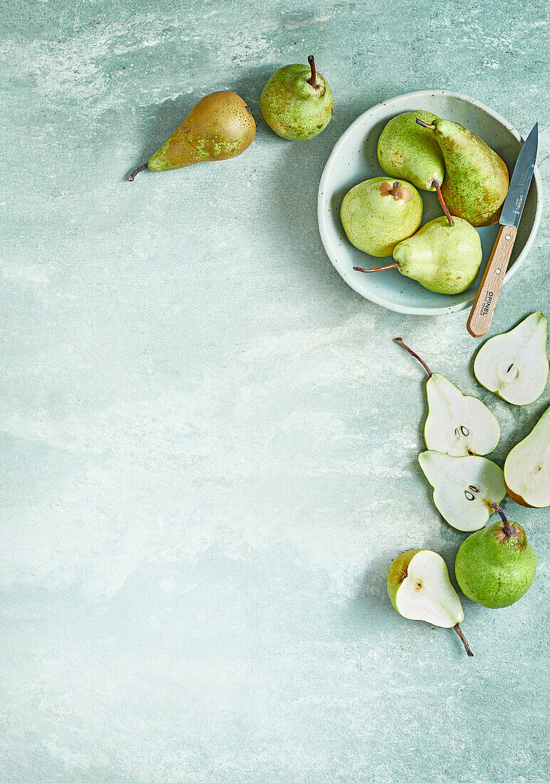 Pears, whole and sliced