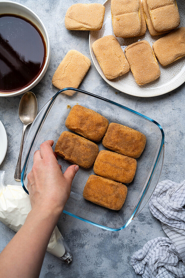 Preparing tiramisu