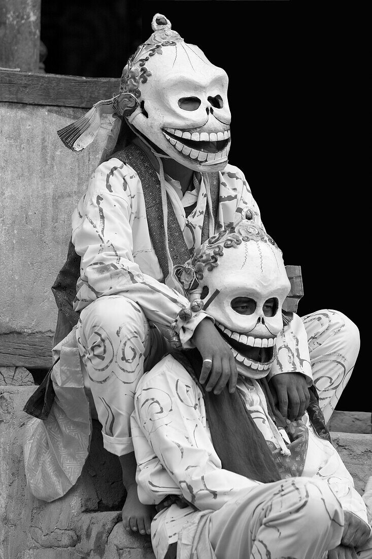 Zwei kostümierte Darsteller, Hemis Festival, Leh, Ladakh, Indien