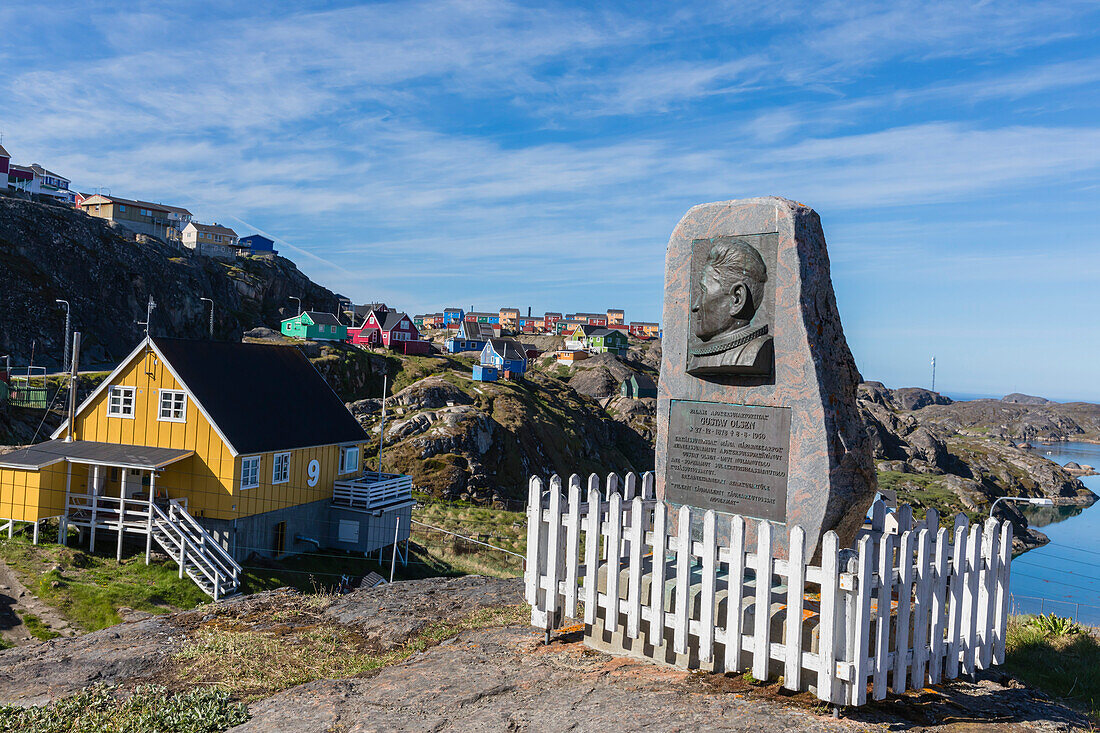 Die bunte dänische Stadt Sisimiut, Westgrönland, Polarregionen