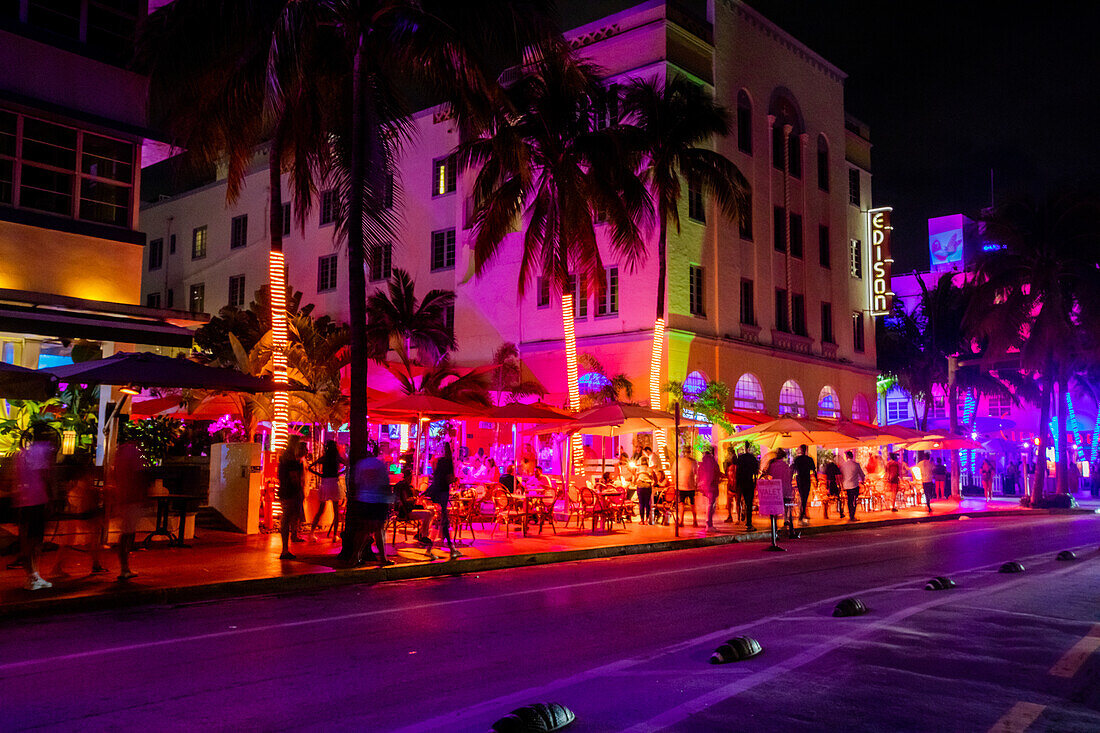 Miami nightlife on Ocean Drive, Miami, Florida, United States of America, North America\n