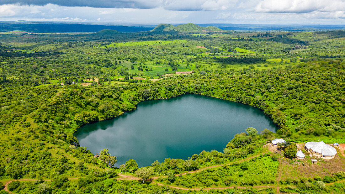 Luftaufnahme des Tison-Sees, Ngaoundere, Region Adamawa, Nordkamerun, Afrika