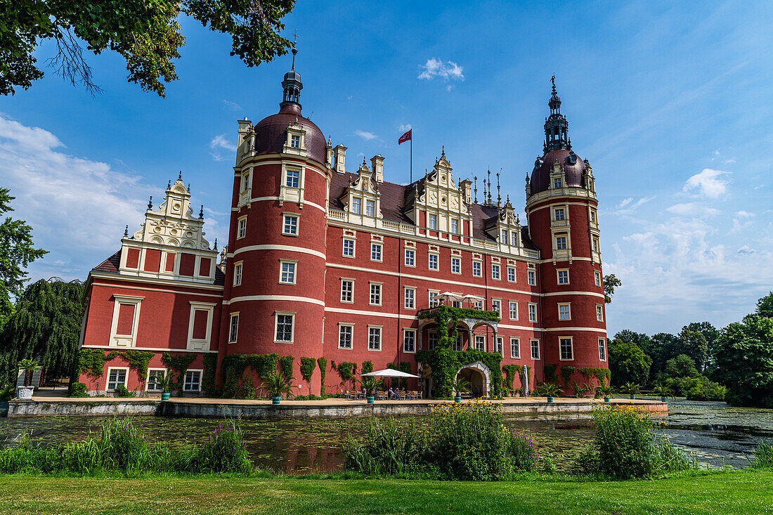 Muskau Castle, Muskau (Muskauer) Park, UNESCO World Heritage Site, Bad Muskau, Saxony, Germany, Europe\n