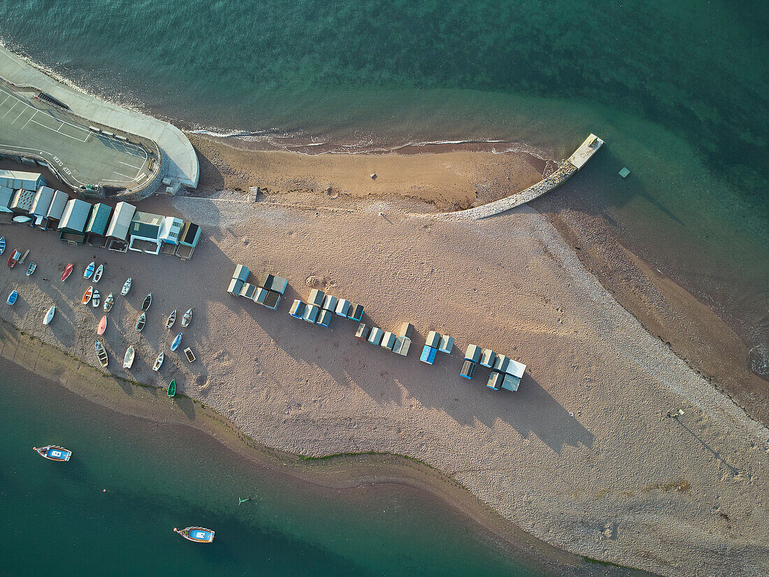 Eine Luftaufnahme einer Sandbank in der Mündung des Flusses Teign bei Teignmouth an der Küste von Süd-Devon, England, Vereinigtes Königreich, Europa