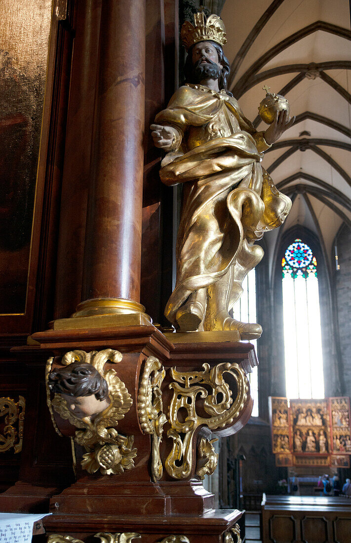 Interior, Stephansdom (St. Stephen's Cathedral), Vienna, Austria, Europe\n