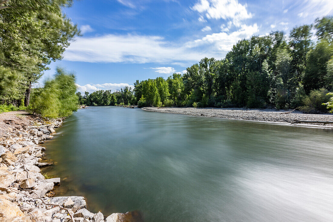 USA, Idaho, Bellevue, Long exposure of Big Wood River on sunny day\n