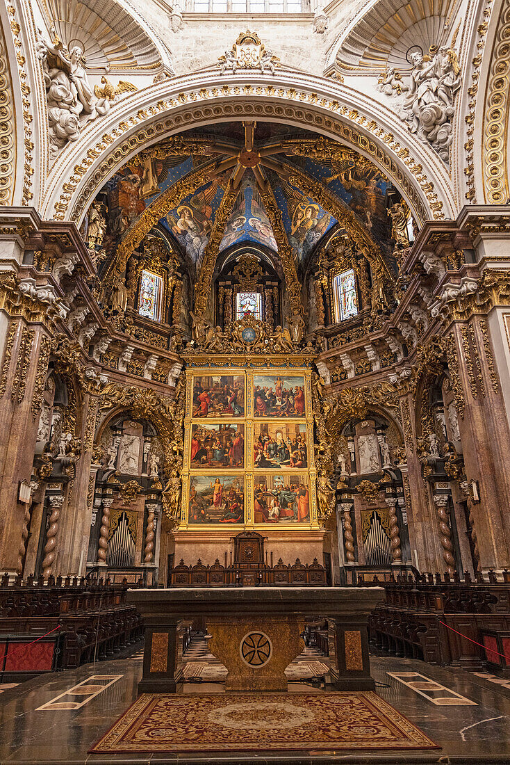 Spain, Valencia, Ornate main altar of Valencia Cathedral\n