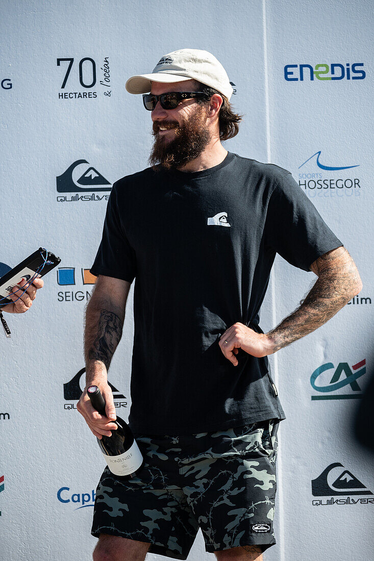 Quiksilver Festival celebrated in Capbreton, Hossegor and Seignosse, with 20 of the best surfers in the world hand-picked by Jeremy Flores to compete in south west of France.\n