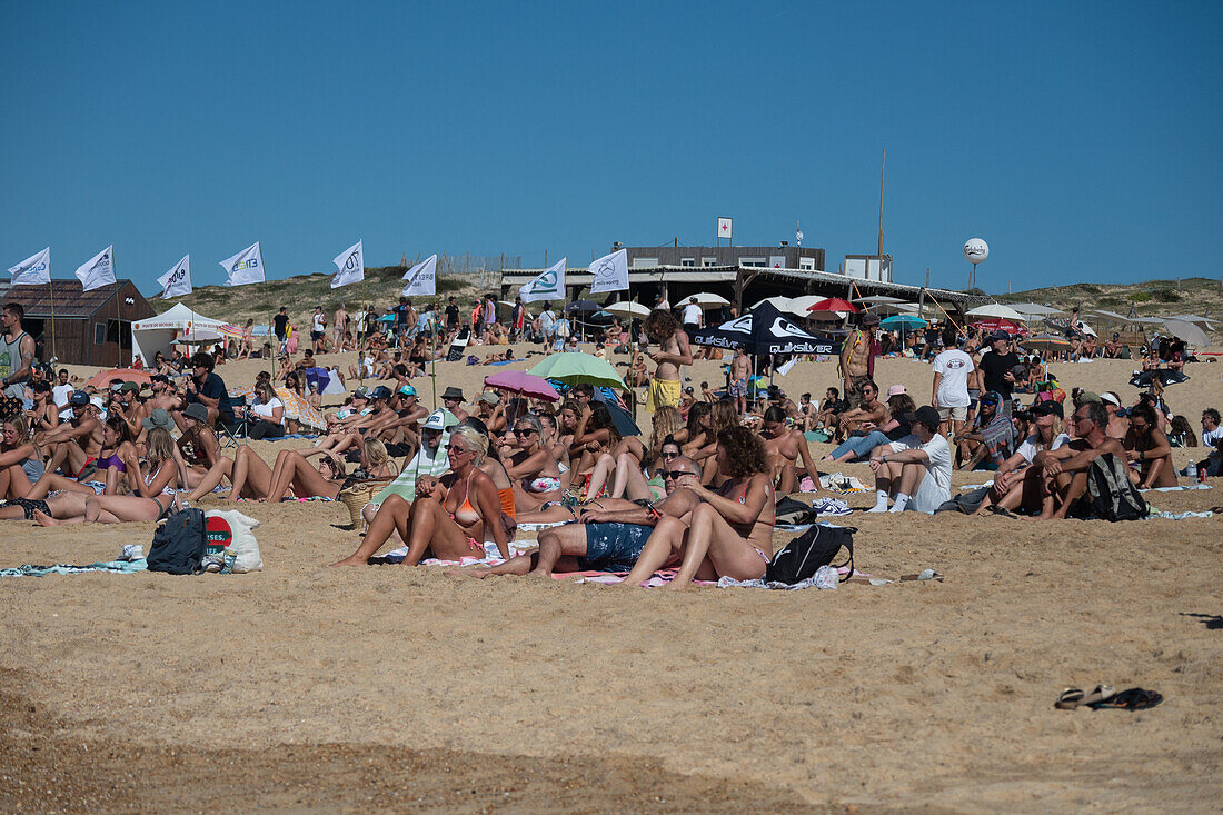 Quiksilver Festival celebrated in Capbreton, Hossegor and Seignosse, with 20 of the best surfers in the world hand-picked by Jeremy Flores to compete in south west of France.\n