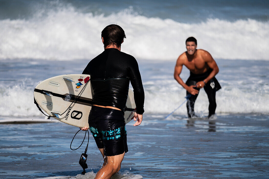 Quiksilver Festival celebrated in Capbreton, Hossegor and Seignosse, with 20 of the best surfers in the world hand-picked by Jeremy Flores to compete in south west of France.\n