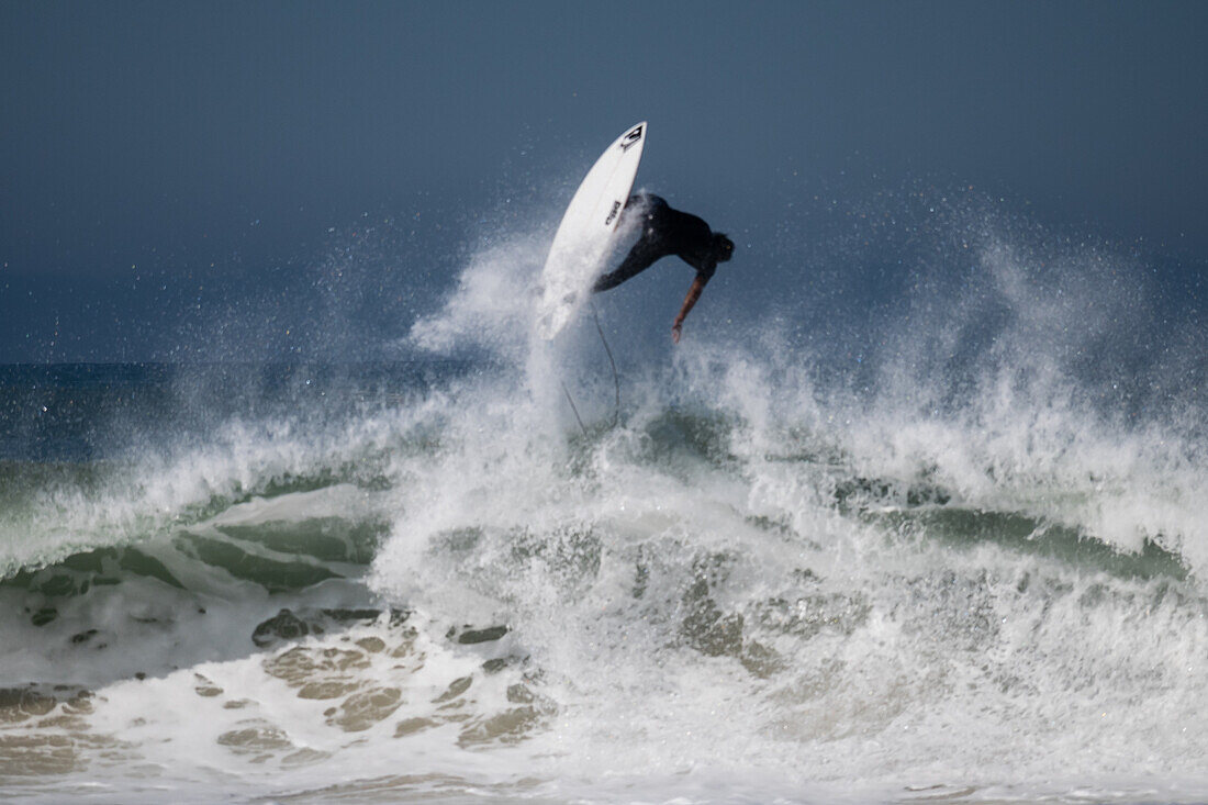 Quiksilver Festival celebrated in Capbreton, Hossegor and Seignosse, with 20 of the best surfers in the world hand-picked by Jeremy Flores to compete in south west of France.\n