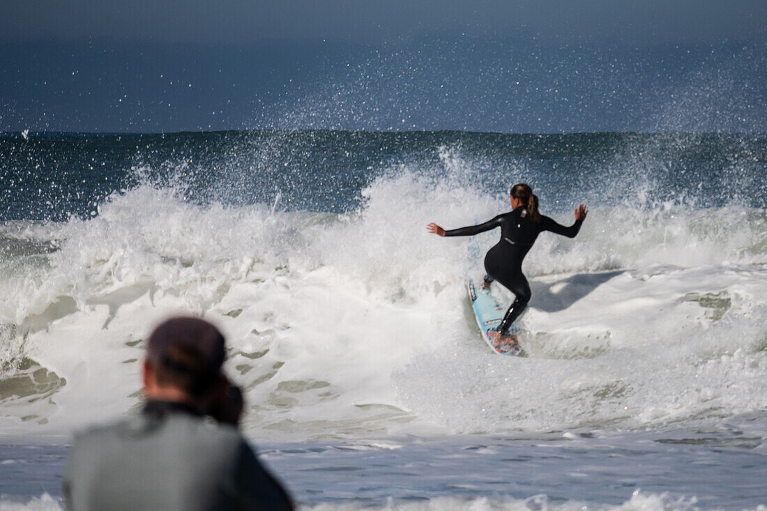 Quiksilver Festival in Capbreton, Hossegor und Seignosse mit 20 der besten Surfer der Welt, die von Jeremy Flores handverlesen wurden, um im Südwesten Frankreichs gegeneinander anzutreten.