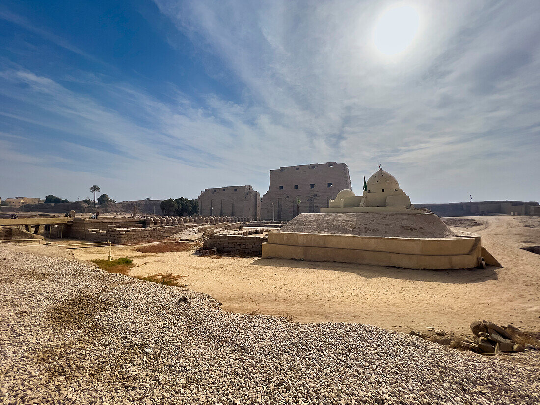 Der Tempelkomplex von Karnak, eine riesige Mischung aus Tempeln, Pylonen, Kapellen und anderen Gebäuden, Karnak, in der Nähe von Luxor, UNESCO-Welterbe, Theben, Ägypten, Nordafrika, Afrika