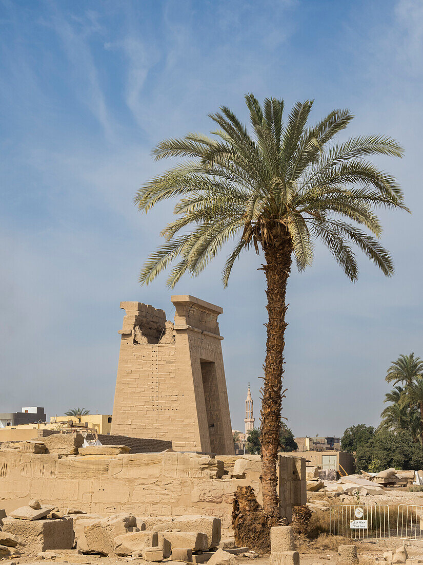 Der Tempelkomplex von Karnak, eine riesige Mischung aus Tempeln, Pylonen, Kapellen und anderen Gebäuden, UNESCO-Welterbestätte, bei Luxor, Theben, Ägypten, Nordafrika, Afrika