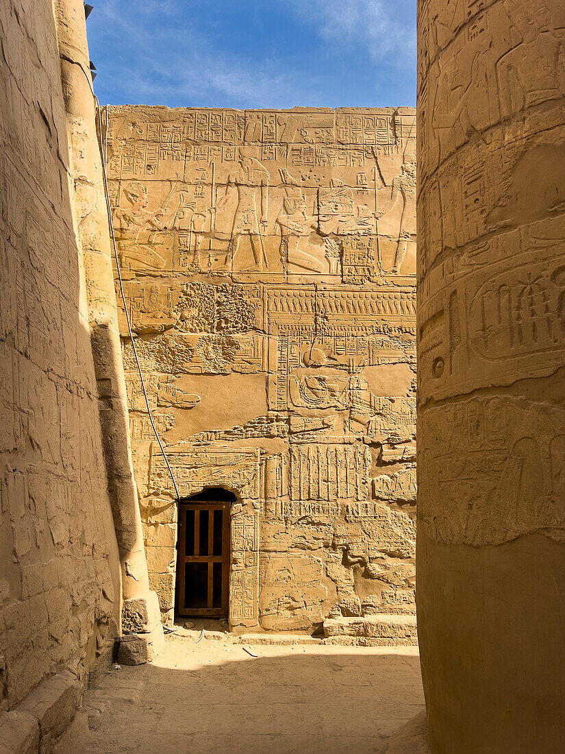 The Karnak Temple Complex, comprises a vast mix of temples, pylons, chapels, and other buildings, UNESCO World Heritage Site, near Luxor, Thebes, Egypt, North Africa, Africa\n