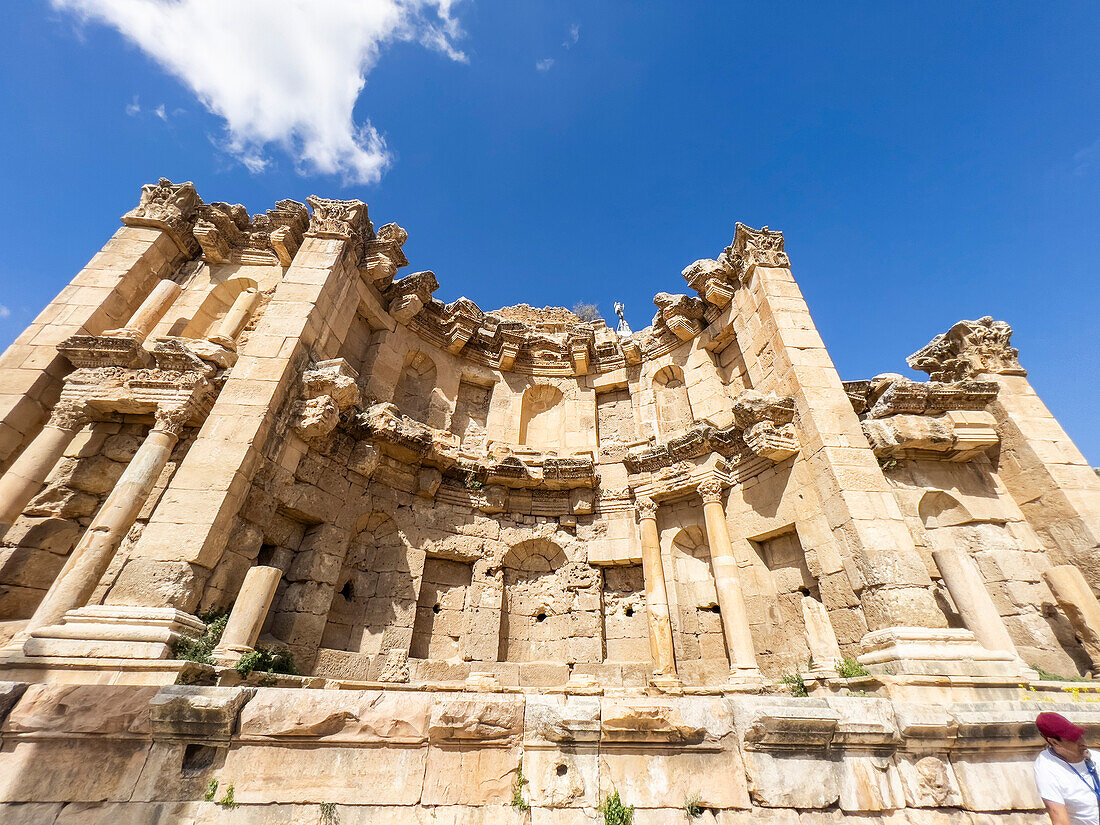 Das Nymphäum in der antiken Stadt Jerash, die vermutlich 331 v. Chr. von Alexander dem Großen gegründet wurde, Jerash, Jordanien, Naher Osten