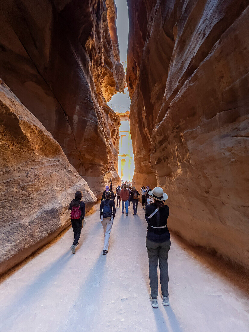 The Siq, entrance to Petra Archaeological Park, UNESCO World Heritage Site, one of the New Seven Wonders of the World, Petra, Jordan, Middle East\n