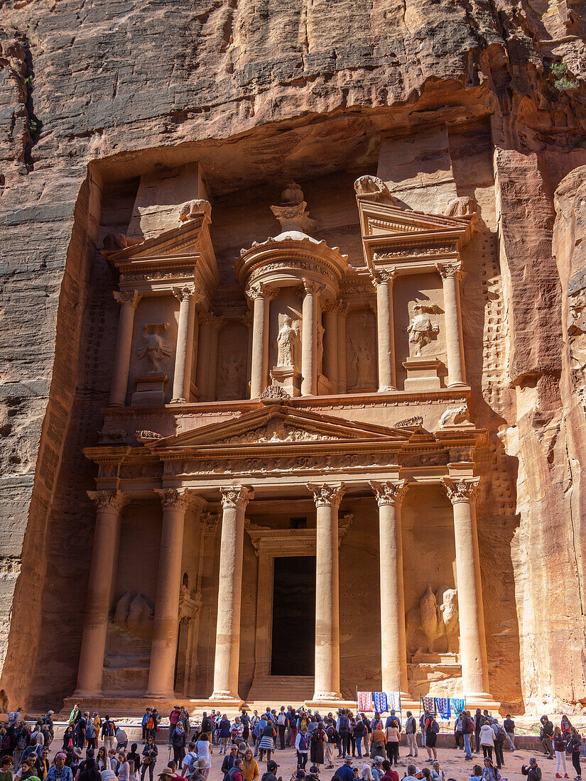Die Schatzkammer von Petra (Al-Khazneh), Archäologischer Park von Petra, UNESCO-Weltkulturerbe, eines der sieben neuen Weltwunder, Petra, Jordanien, Naher Osten