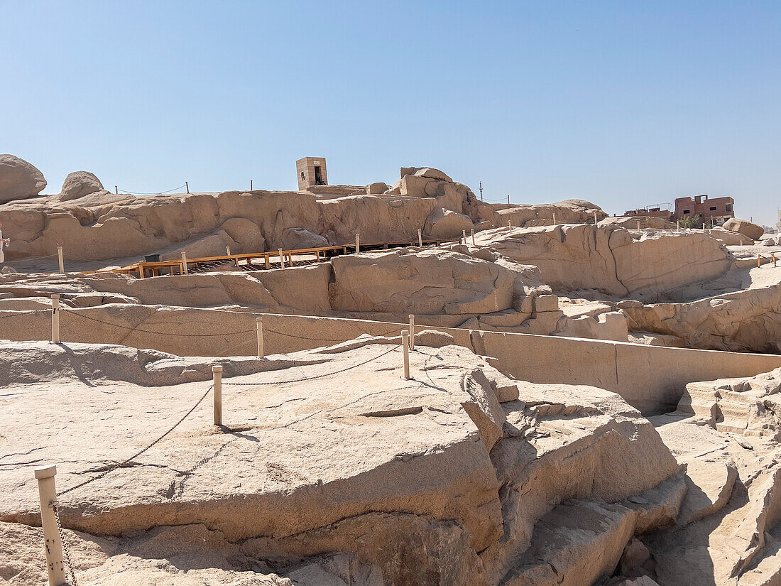 Der unvollendete Obelisk, der größte bekannte antike Obelisk, befindet sich in den Steinbrüchen von Assuan, Ägypten, Nordafrika, Afrika