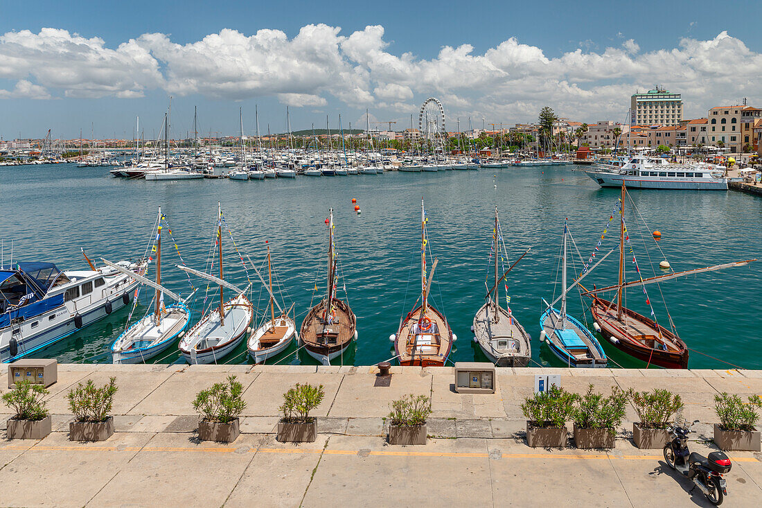 Yachthafen von Alghero, Provinz Sassari, Sardinien, Italien, Mittelmeer, Europa