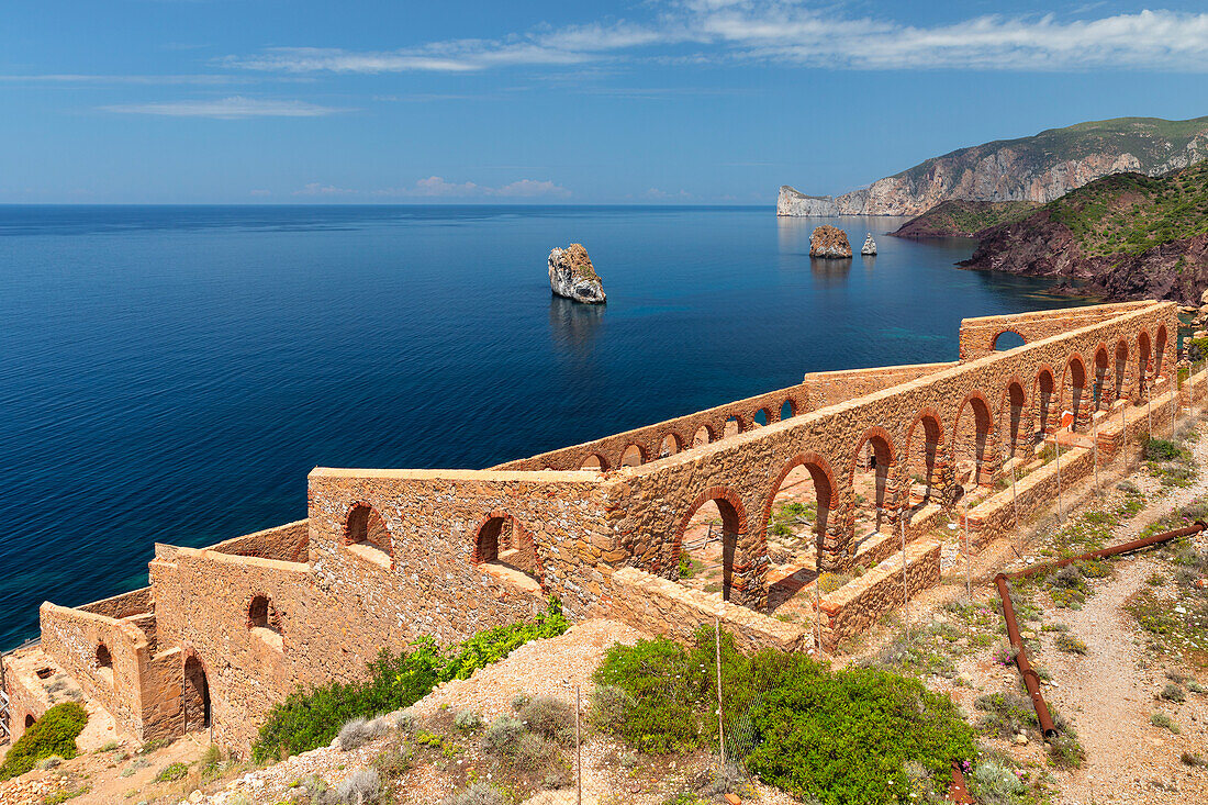 Nebida-Mine Laveria Lamarmora mit Agusteri-Gestein, Nebida, Bezirk Sud Sardegna, Sardinien, Italien, Mittelmeerraum, Europa